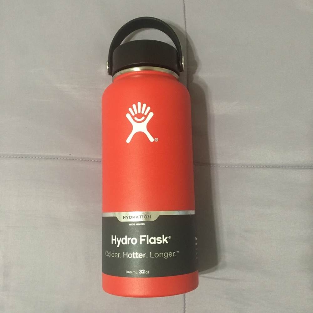 NEW WITH TAGS Hydro flask 32 oz